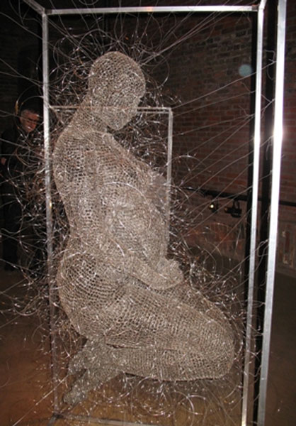 Pregnant, a wire sculpture by Nadia Zubareva.