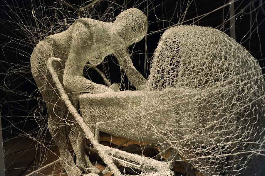 Nadia Zubareva wire sculpture titled mother