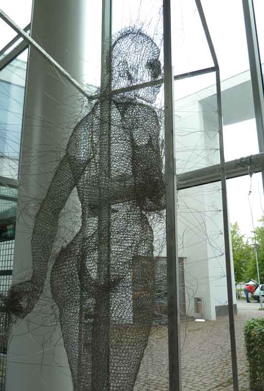 Nadia Zubareva spider girl in the library of Pieks�m�ki.